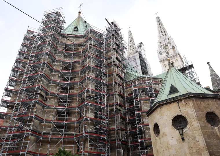 Vijest da je uni&scaron;ten toranj odjeknula je zemljom: Ovo je katedrala godinu dana nakon potresa