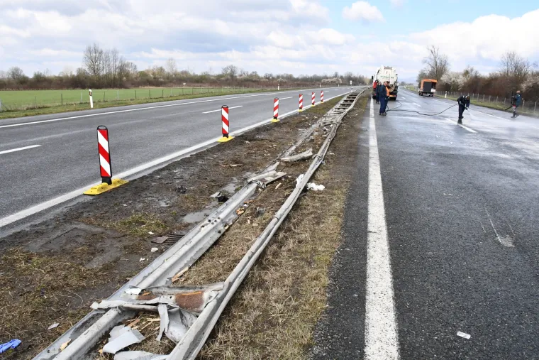 Četvero ljudi je poginulo u prevrtanju kamiona kod Okučana