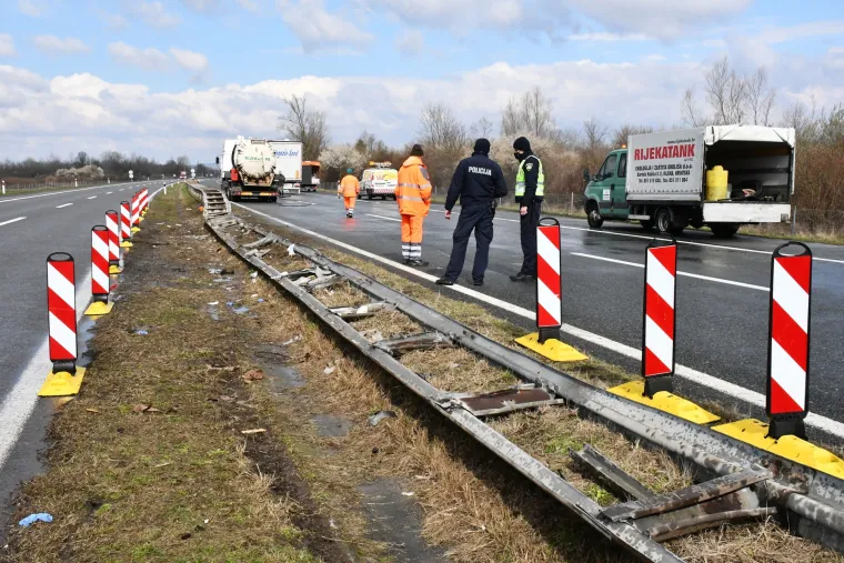 Četvero ljudi je poginulo u prevrtanju kamiona kod Okučana
