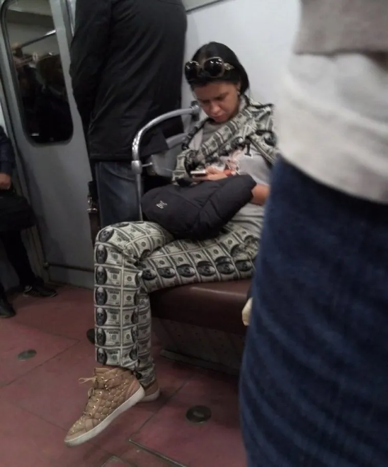 A MISLILI SMO DA SMO VIDJELI SVE... Znamo da svatko ima pravo obući na sebe &scaron;to god želi, ali ova ekipa bi mogla razmisliti dvaput