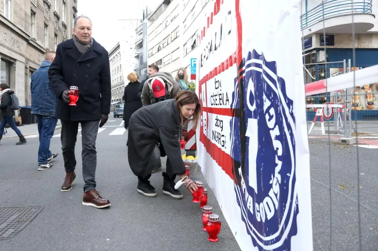 'NEDOPUSTIVO JE DA ZAGREB STOJI GOTOVO NETAKNUT': Godinu dana nakon potresa zapaljene svijeće za 'sve žrtve zakona o obnovi'
