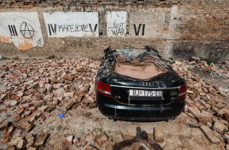 Epicentar je bio sedam kilometara sjeverno od sredi&scaron;ta Zagreba, u Marku&scaron;evcu. Materijalna &scaron;teta je otprilike procijenjena, a masovne obnove jo&scaron; nema.