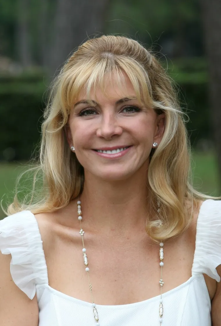 Natasha Richardson, najpoznatija po ulogama u filmovima 'Zamka za roditelje' i 'Dogodilo se na Manhattanu', poginula je u ožujku 2009. u 46. godini od posljedica pada na skijanju. Naime, pala je i dobila udarac u glavu na kojoj nije nosila kacigu.
Na mjestu događaja pojavila se hitna pomoć, no Natasha im je rekla da se osjeća dobro i odbila je liječničku pomoć. No, dva sata kasnije ponovno je pozvana hitna pomoć. Prevezena je u lokalnu bolnicu u kritičnom stanju, a umrla je dva dana kasnije u bolnici u New Yorku. Uzrok smrti bio je epiduralni hematom zbog tupog udarca u glavu.