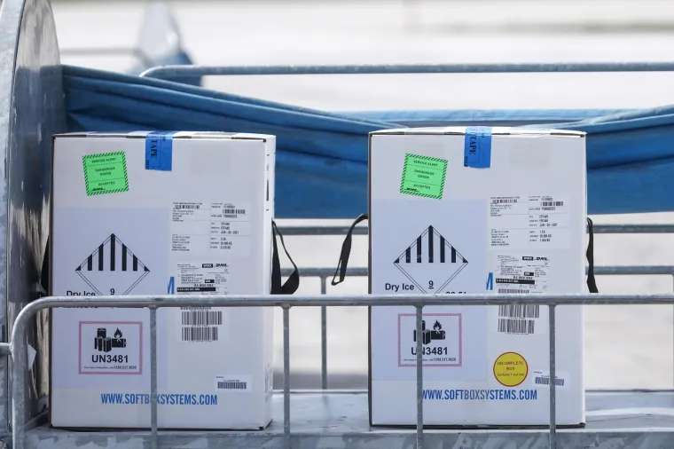 Na sarajevski aerodrom sletio je avion u kojem se nalazi 23.400 doza cjepiva BioNTech/Pfizer, koje je Bosna i Hercegovina kupila u okviru mehanizma COVAX.