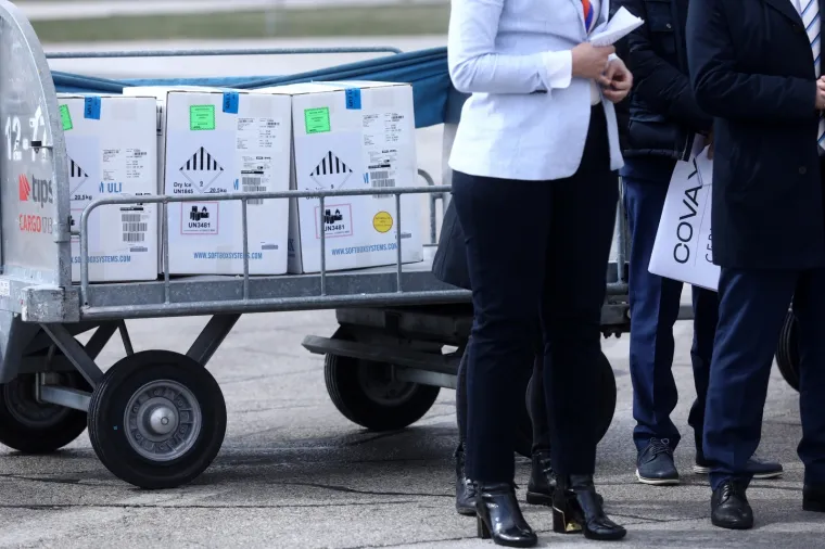 Na sarajevski aerodrom sletio je avion u kojem se nalazi 23.400 doza cjepiva BioNTech/Pfizer, koje je Bosna i Hercegovina kupila u okviru mehanizma COVAX.