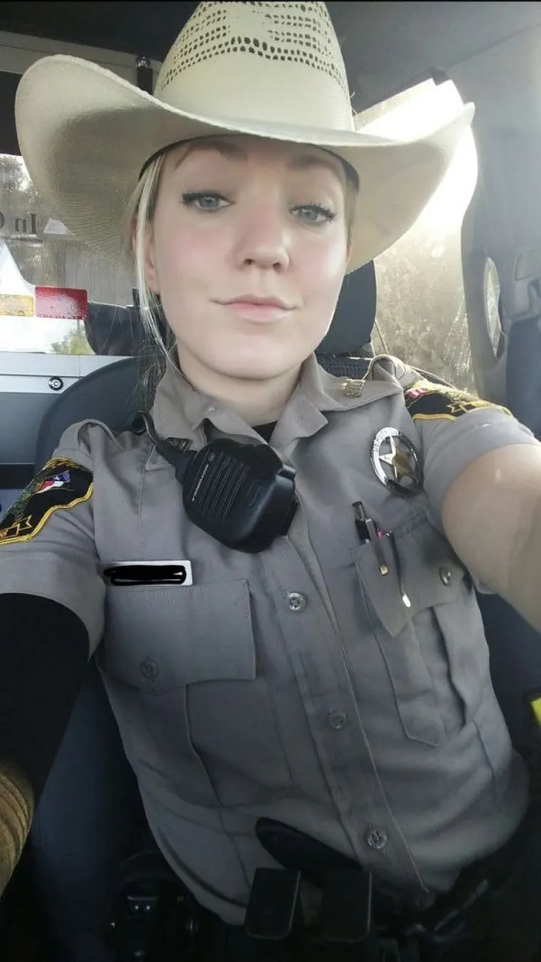 POLICAJKE DILJEM SVIJETA POKAZALE DA SU OPASNE I BEZ ORUŽJA: I uniforme, grudnjaka....