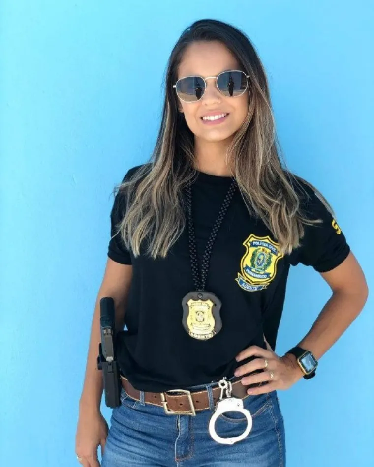 POLICAJKE DILJEM SVIJETA POKAZALE DA SU OPASNE I BEZ ORUŽJA: I uniforme, grudnjaka....