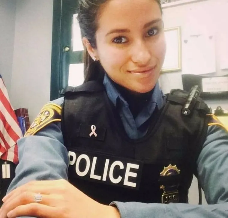 POLICAJKE DILJEM SVIJETA POKAZALE DA SU OPASNE I BEZ ORUŽJA: I uniforme, grudnjaka....