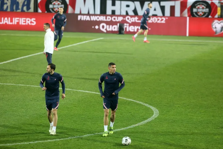 VATRENI ODRADILI POSLJEDNJI TRENING PRED UTAKMICU 'ISKUPLJENJA': Dalić vježbao i obranu i napad; Cipar na Rujevici mora pasti!