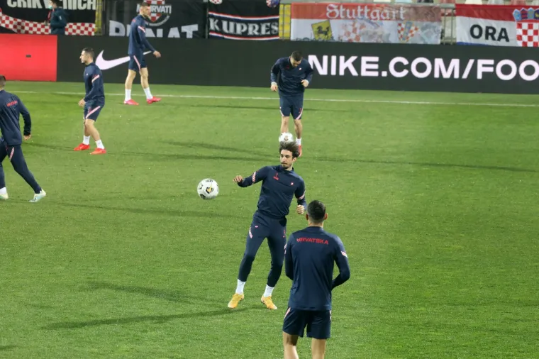 VATRENI ODRADILI POSLJEDNJI TRENING PRED UTAKMICU 'ISKUPLJENJA': Dalić vježbao i obranu i napad; Cipar na Rujevici mora pasti!