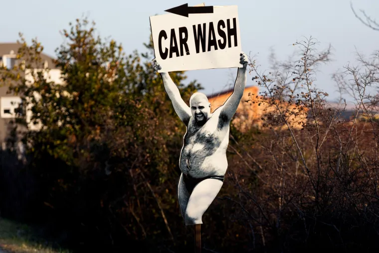 Uvijek nas nasmije: O ovom znaku za autopraonicu u Zadru svi pričaju, a tamo stoji već godinama