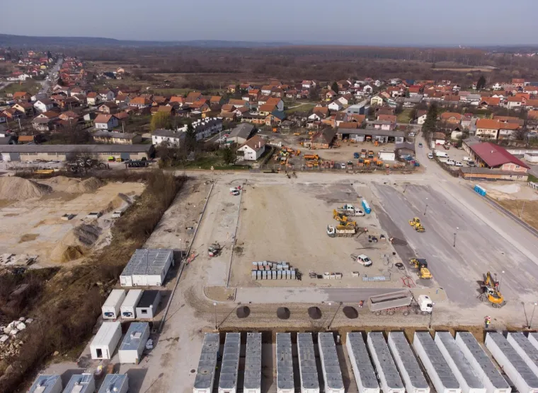 FASCINANTNE FOTOGRAFIJE IZ ZRAKA: Ovdje sada žive Petrinjci čiji domovi su stradali u razornom potresu