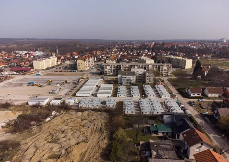 FASCINANTNE FOTOGRAFIJE IZ ZRAKA: Ovdje sada žive Petrinjci čiji domovi su stradali u razornom potresu