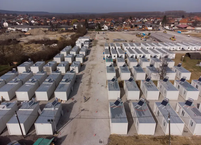 FASCINANTNE FOTOGRAFIJE IZ ZRAKA: Ovdje sada žive Petrinjci čiji domovi su stradali u razornom potresu