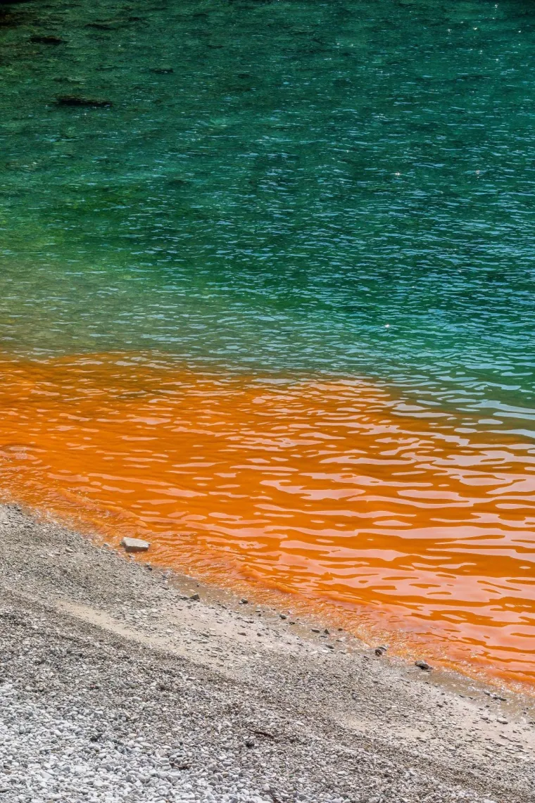 BIZARNE BOJE NA PULSKIM PLAŽAMA: Pogledajte ove prizore; nije ništa misteriozno, uzrok je sasvim očekivan