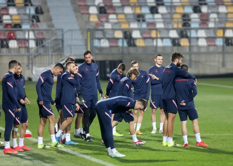 VATRENI ODRADILI POSLJEDNJI TRENING PRED MALTU: Pogledajte kadrove s Rujevice
