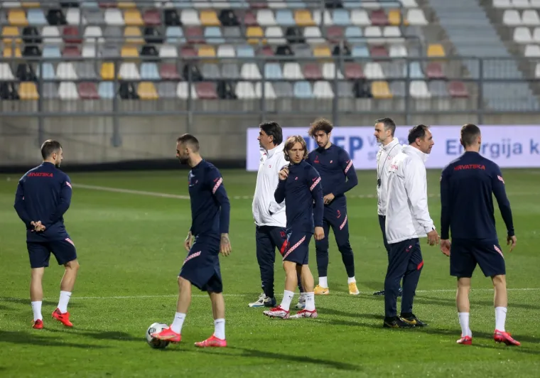 VATRENI ODRADILI POSLJEDNJI TRENING PRED MALTU: Pogledajte kadrove s Rujevice
