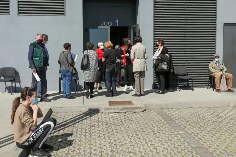 U Osijeku počelo organizirano cijepljenje na tri posebno organizirana punkta