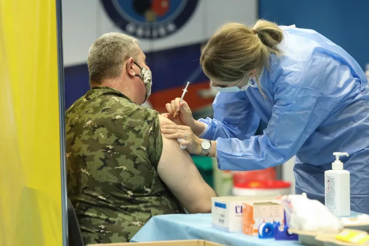 U Osijeku počelo organizirano cijepljenje na tri posebno organizirana punkta