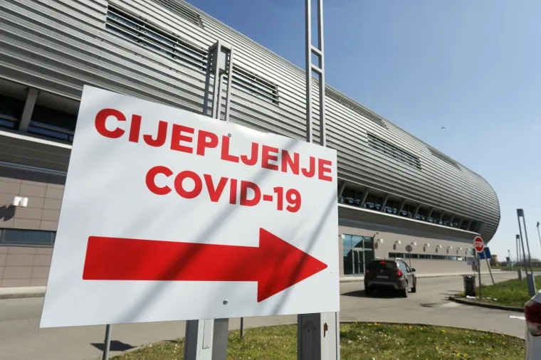 U Osijeku počelo organizirano cijepljenje na tri posebno organizirana punkta