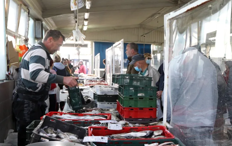 02.04.2021.,Sibenik-Na Veliki Petak ponuda ribe na sibenskoj ribarnici.
Photo: Dusko Jaramaz/PIXSELL