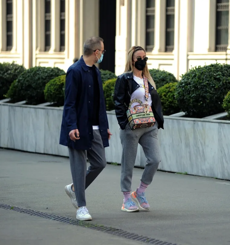 DILETTA U NEOBIČNOM IZDANJU PRO&Scaron;ETALA CENTROM GRADA: Jedan detalj odmah je svima zapeo za oko