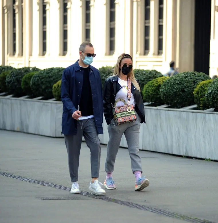 DILETTA U NEOBIČNOM IZDANJU PRO&Scaron;ETALA CENTROM GRADA: Jedan detalj odmah je svima zapeo za oko