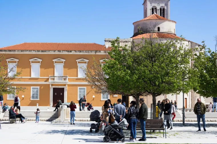 "Maske ni za lijek": U Zadru kao da korona ne postoji