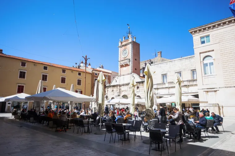 "Maske ni za lijek": U Zadru kao da korona ne postoji