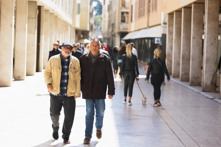 "Maske ni za lijek": U Zadru kao da korona ne postoji