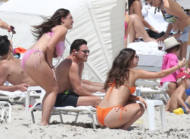 ORIGINALNI VUK S WALL STREETA UŽIVAO U POGLEDU NA SEKSI GUZE: Cijela plaža okretala se za 'bombama' koje su se sunčale s njim