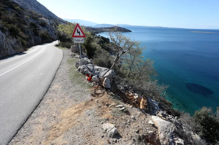 Ovo je mjesto prometne nesreće kod Stare Ba&scaron;ke u kojoj su poginula dvojica 18-godi&scaron;njaka