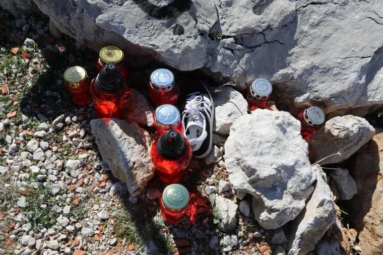 Ovo je mjesto prometne nesreće kod Stare Ba&scaron;ke u kojoj su poginula dvojica 18-godi&scaron;njaka