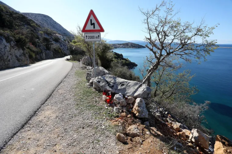Ovo je mjesto prometne nesreće kod Stare Ba&scaron;ke u kojoj su poginula dvojica 18-godi&scaron;njaka