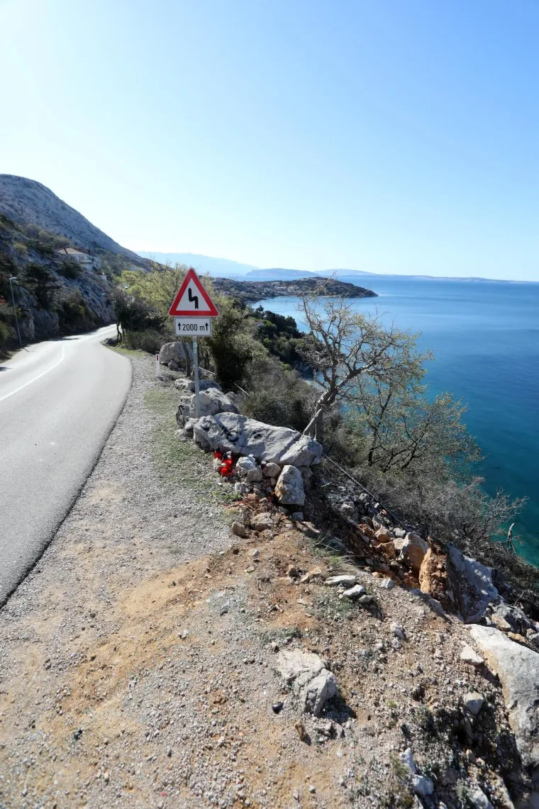 Ovo je mjesto prometne nesreće kod Stare Ba&scaron;ke u kojoj su poginula dvojica 18-godi&scaron;njaka