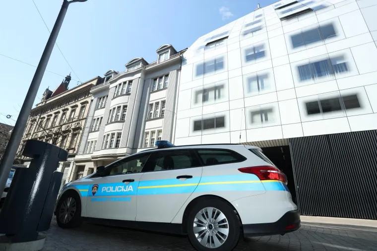 Policija se nalazi ispred stana u Ban centru kojeg je Kovačević navodno primio kao mito