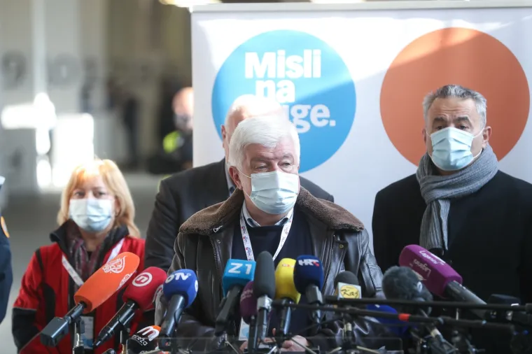 MASOVNO CIJEPLJENJE NA ZAGREBAČKOM VELESAJMU: Cijepi se AstraZenecom, a za danas je naručeno 1500 ljudi