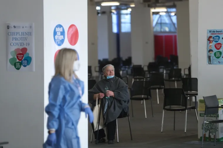 MASOVNO CIJEPLJENJE NA ZAGREBAČKOM VELESAJMU: Cijepi se AstraZenecom, a za danas je naručeno 1500 ljudi