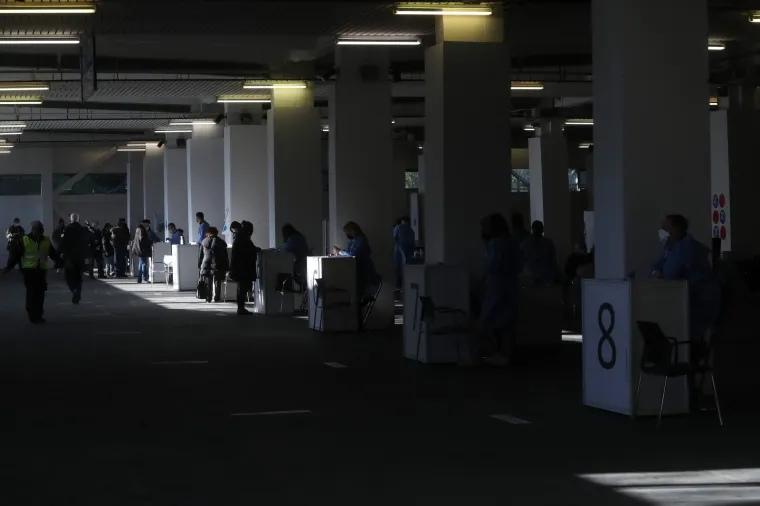 MASOVNO CIJEPLJENJE NA ZAGREBAČKOM VELESAJMU: Cijepi se AstraZenecom, a za danas je naručeno 1500 ljudi