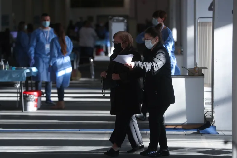 MASOVNO CIJEPLJENJE NA ZAGREBAČKOM VELESAJMU: Cijepi se AstraZenecom, a za danas je naručeno 1500 ljudi