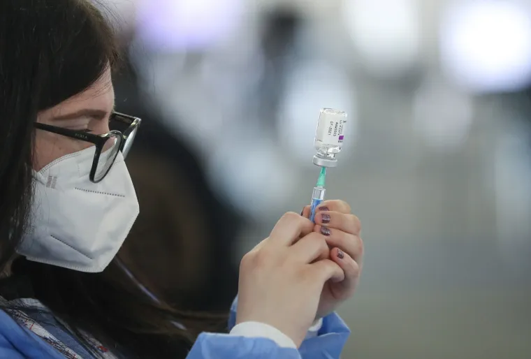 MASOVNO CIJEPLJENJE NA ZAGREBAČKOM VELESAJMU: Cijepi se AstraZenecom, a za danas je naručeno 1500 ljudi