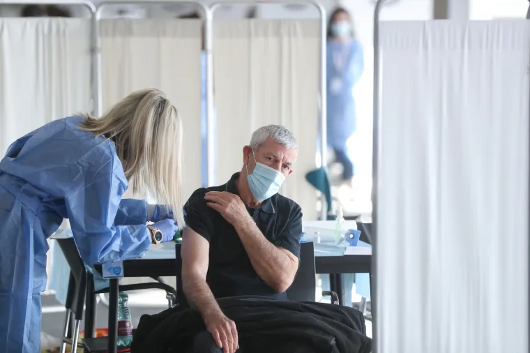 MASOVNO CIJEPLJENJE NA ZAGREBAČKOM VELESAJMU: Cijepi se AstraZenecom, a za danas je naručeno 1500 ljudi