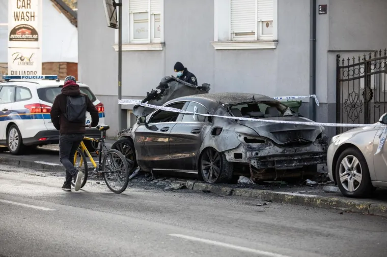 Probudila ih je buka jer je Mercedes na parkirali&scaron;tu gorio usred noći