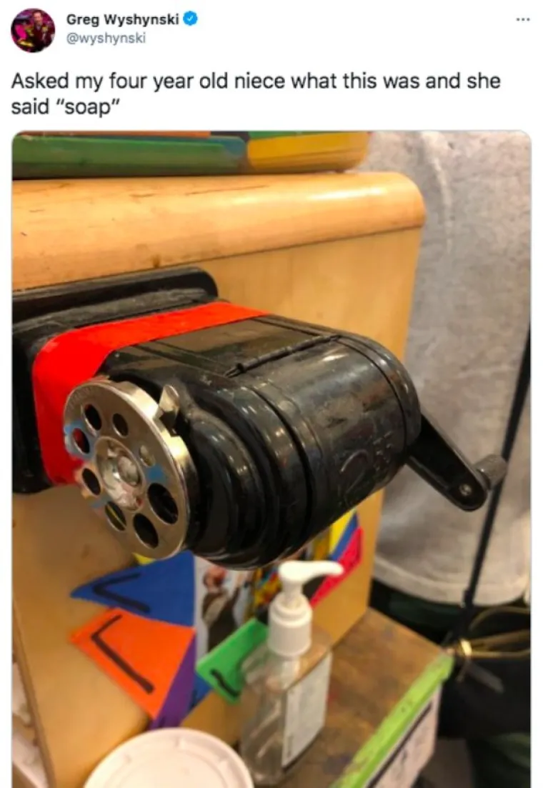 'KĆI ME PITALA ŠTO JE OVO': Predmeti koji su do jučer bili svakodnevica, sad su tek ružan podsjetnik koliko smo stari