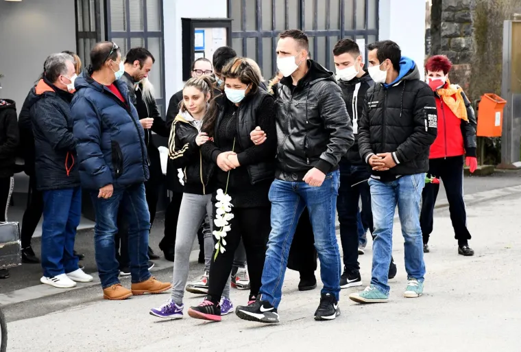 POGREB TRAGIČNO PREMINULE DJEVOJČICE: Tako mali mrtvački lijes te&scaron;ko koga neće dirnuti