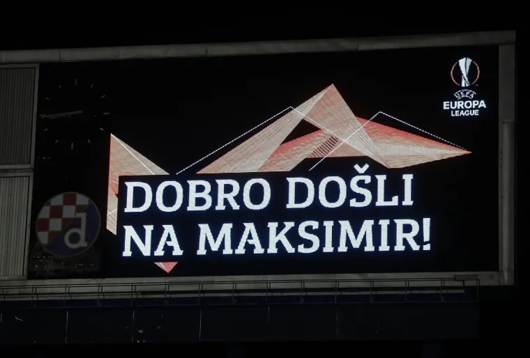 ZAR STE MISLILI DA ĆE OVA UTAKMICA PROĆI BEZ NJEGA? Zoran Mamić do&scaron;ao na Maksimir, u loži snimljen i &Scaron;uker
