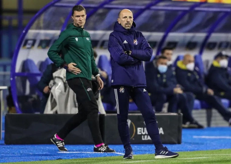 ZAR STE MISLILI DA ĆE OVA UTAKMICA PROĆI BEZ NJEGA? Zoran Mamić do&scaron;ao na Maksimir, u loži snimljen i &Scaron;uker