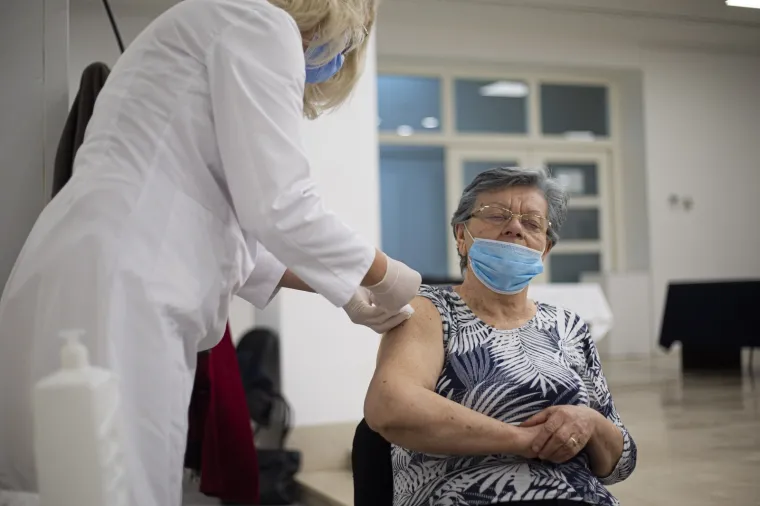 Masovno cijepljenje napokon je počelo i u Mostaru: Odaziv građana je velik