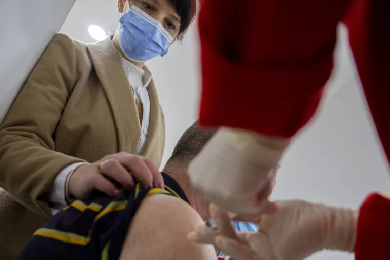 Masovno cijepljenje napokon je počelo i u Mostaru: Odaziv građana je velik