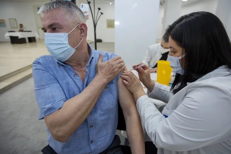 Masovno cijepljenje napokon je počelo i u Mostaru: Odaziv građana je velik